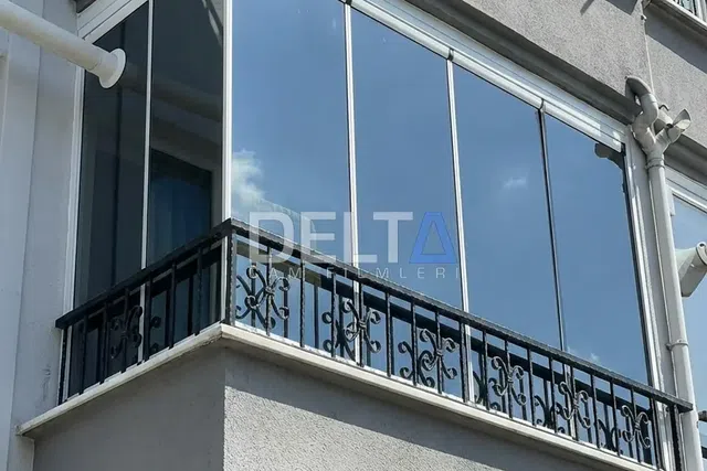 Apartman Aynalı Cam Filmi Uygulamasısı - içeriyi göstermeyen cam filmi İstanbul uygulama örneği
