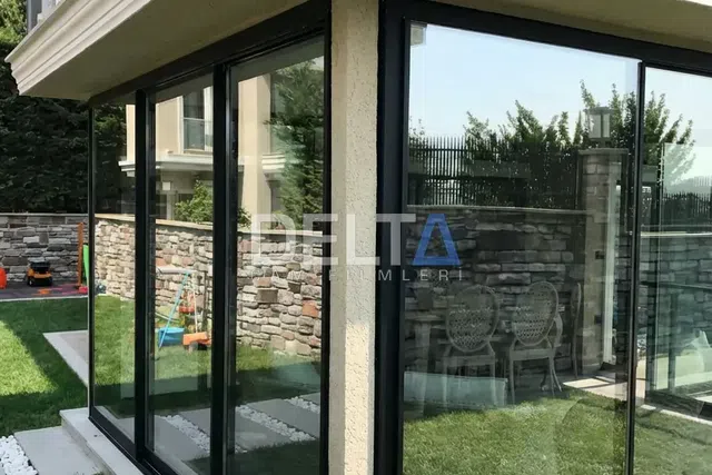 Villa Aynalı Cam Filmi Uygulamasısı - içeriyi göstermeyen cam filmi İstanbul uygulama örneği