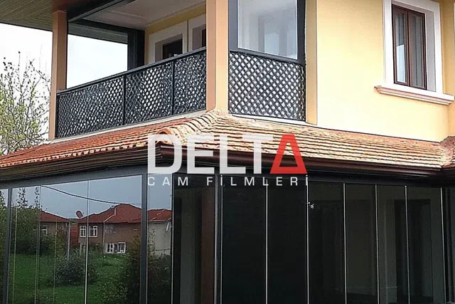 Balkon Cam Filmi Uygulamasısı - içeriyi göstermeyen cam filmi İstanbul uygulama örneği