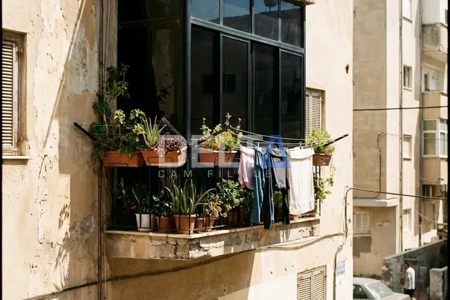 Balkon Camı Siyah Tonlu Cam Filmi Uygulamasısı - içeriyi göstermeyen cam filmi İstanbul uygulama örneği