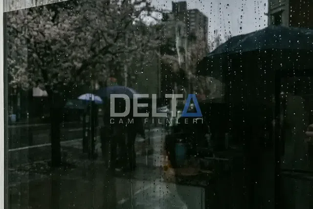 Mutfak Penceresi Siyah Tonlu Cam Filmi Uygulamasısı - içeriyi göstermeyen cam filmi İstanbul uygulama örneği