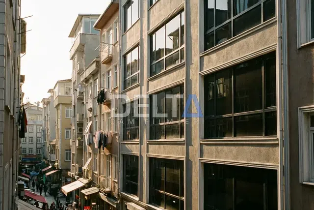 Oda Penceresi Siyah Tonlu Cam Filmi Uygulamasısı - içeriyi göstermeyen cam filmi İstanbul uygulama örneği