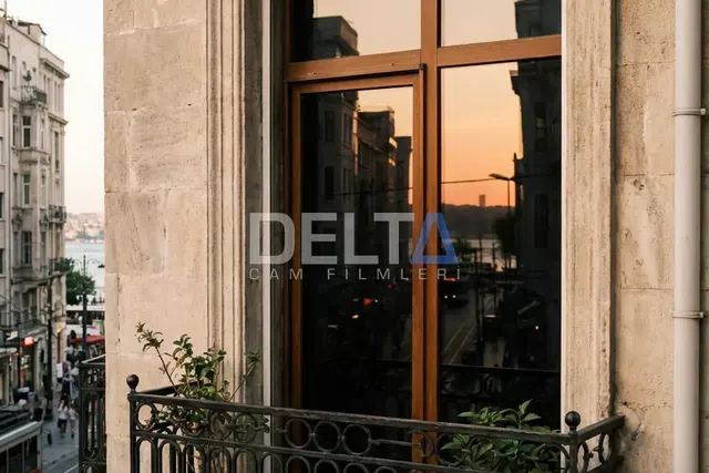 Salon Penceresi Siyah Tonlu Cam Filmi Uygulamasısı - içeriyi göstermeyen cam filmi İstanbul uygulama örneği