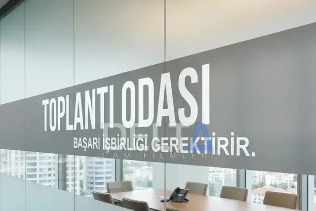 Klinik Cam Filmi Uygulamasısı - içeriyi göstermeyen cam filmi İstanbul uygulama örneği