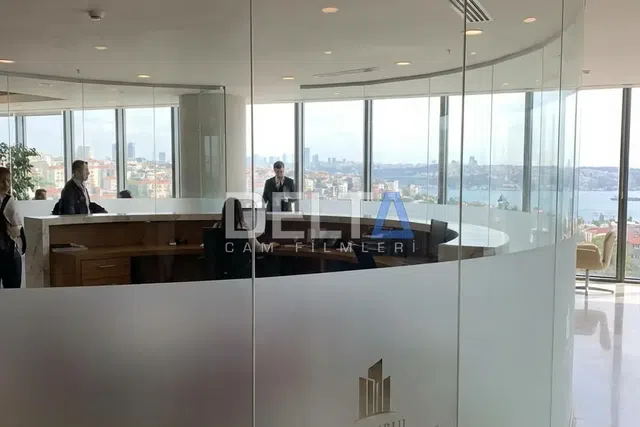 Ofis Cam Bölme Kumlama Folyo Uygulaması - içeriyi göstermeyen cam filmi İstanbul uygulama örneği