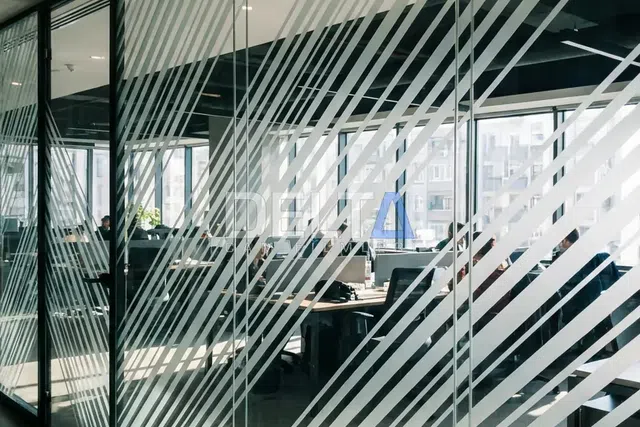 Ofis Çapraz Çizgili Kumlama Folyo Uygulaması - içeriyi göstermeyen cam filmi İstanbul uygulama örneği